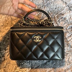 🖤Authentic CHANEL vanity case 🖤
